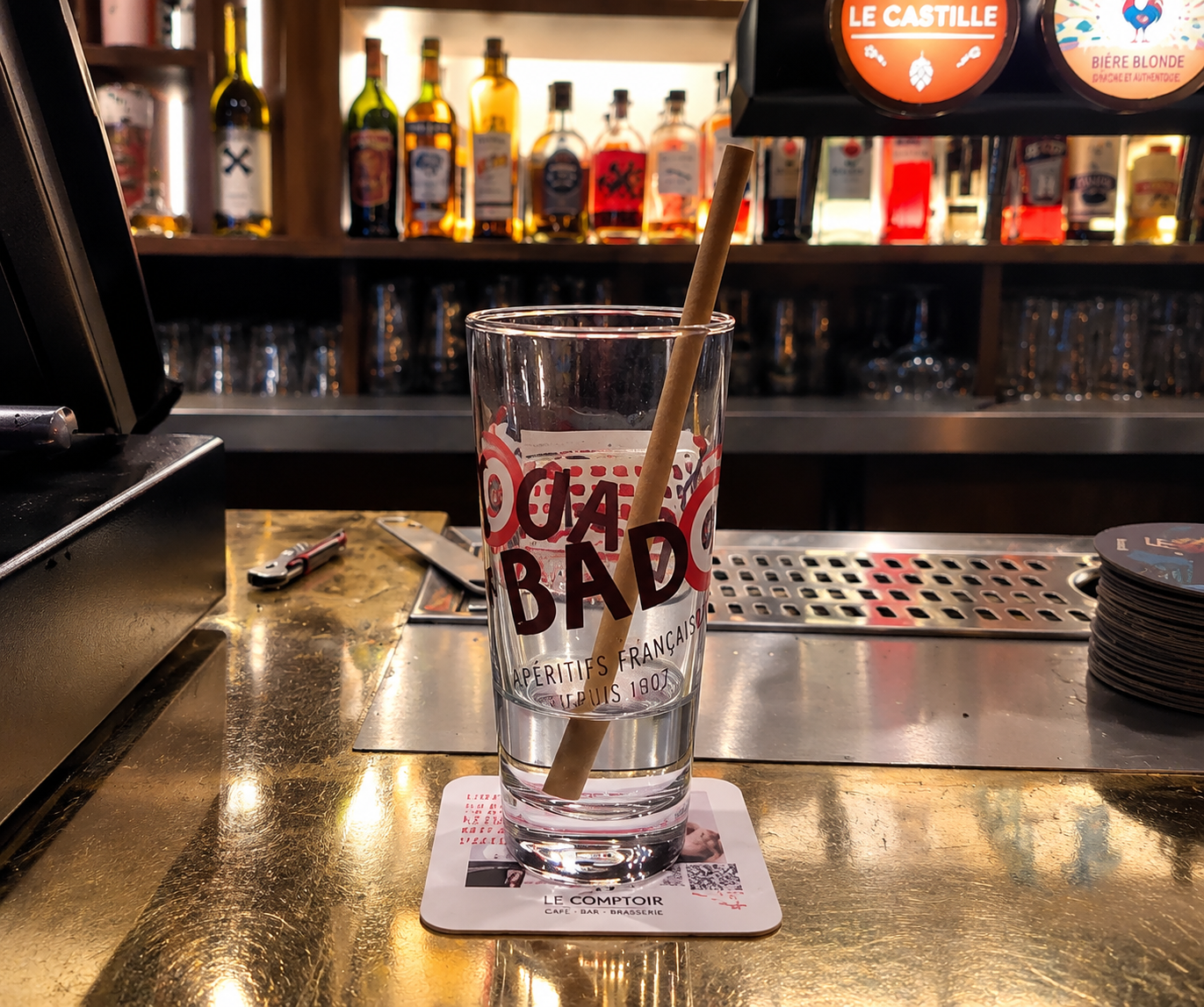 Sous-bock publicitaire dans un bar